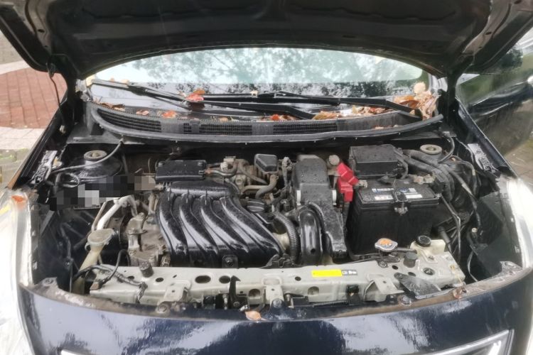 Used Nissan Sunny 2011 1.5XE Manual Comfort Edition Engine Bay