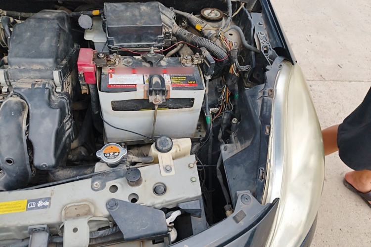 Used Nissan Sunny 2011 1.5XE Manual Comfort Edition Engine Bay Left