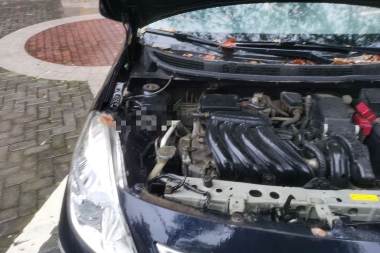 Used Nissan Sunny 2011 1.5XE Manual Comfort Edition Engine Bay Right