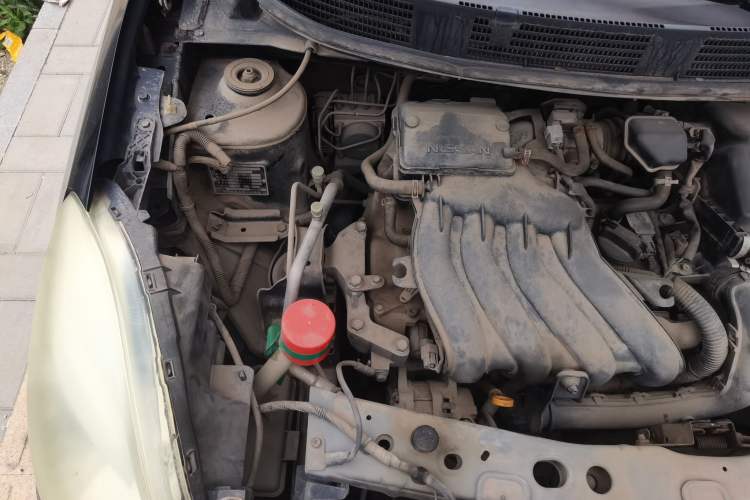 Used Nissan Sunny 2011 1.5XE CVT Comfort Edition Engine Bay Right