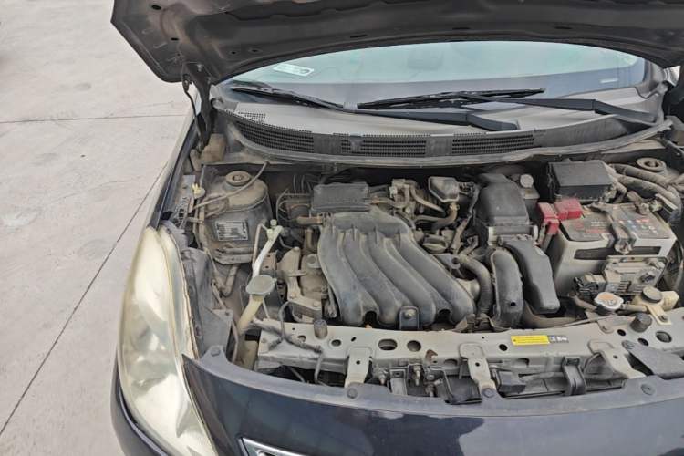 Used Nissan Sunny 2011 1.5XE CVT Comfort Edition Engine Bay Right