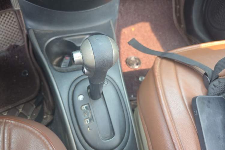 Used Nissan Sunny 2011 1.5XL CVT Luxury Edition Gear Lever
