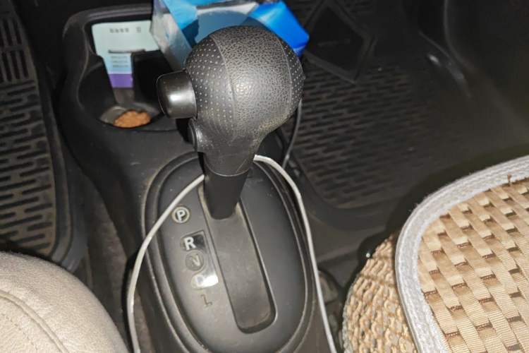Used Nissan Sunny 2011 1.5XE CVT Comfort Edition Gear Lever