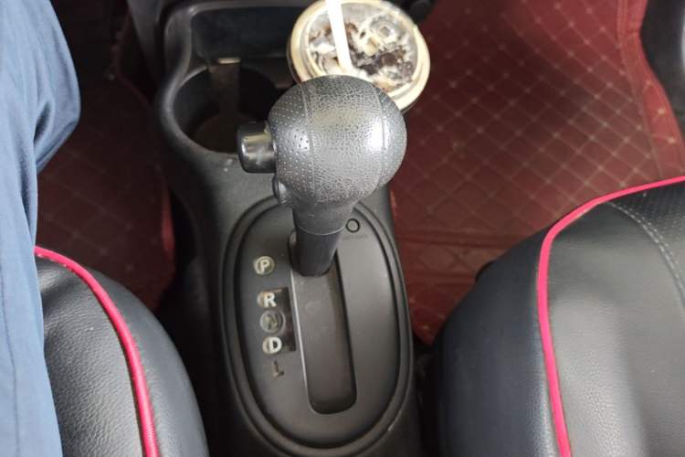 Used Nissan Sunny 2011 1.5XE CVT Comfort Edition Gear Lever