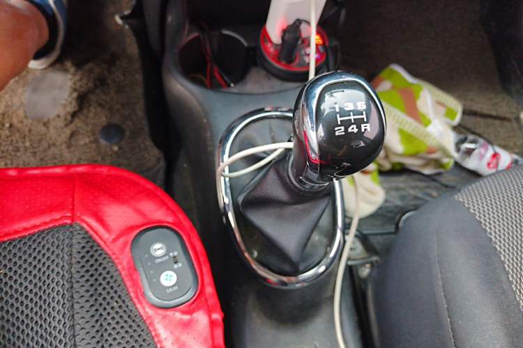 Used Nissan Sunny 2011 1.5XE Manual Comfort Edition Gear Lever