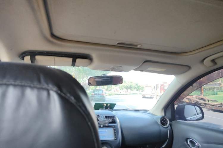Used Nissan Sunny 2011 1.5XL Manual Deluxe Edition Headliner