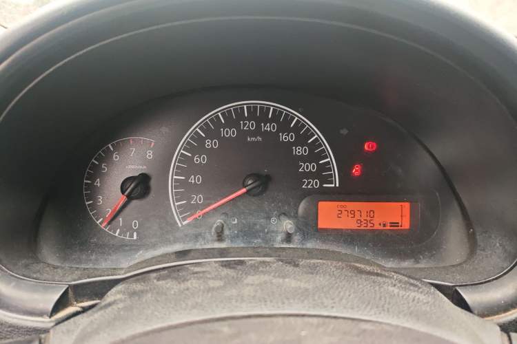 Used Nissan Sunny 2011 1.5XE Manual Comfort Edition Instrument Cluster