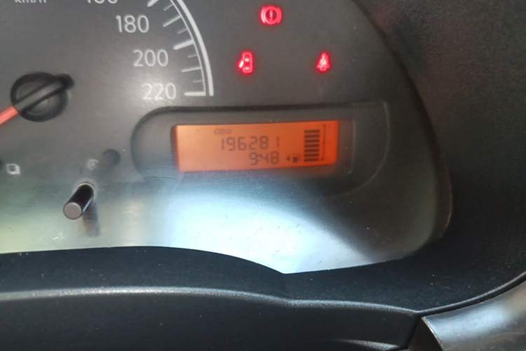 Used Nissan Sunny 2011 1.5XE Manual Comfort Edition Odometer Close Up