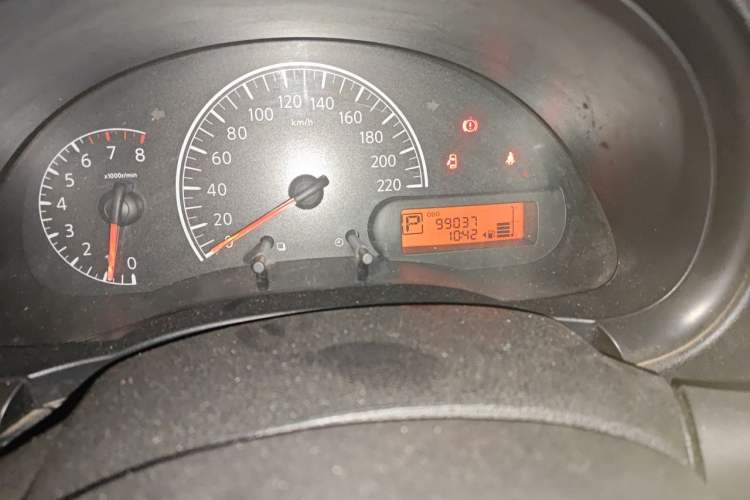 Used Nissan Sunny 2011 1.5XE CVT Comfort Edition Odometer Close Up
