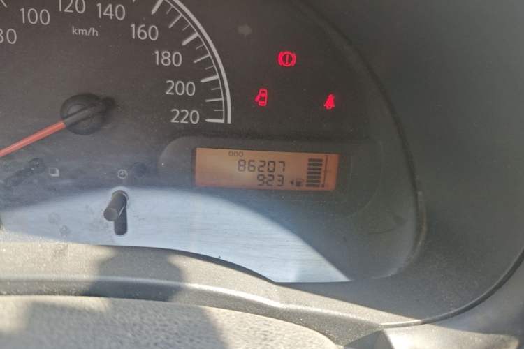 Used Nissan Sunny 2011 1.5XE Manual Comfort Edition Odometer Close Up