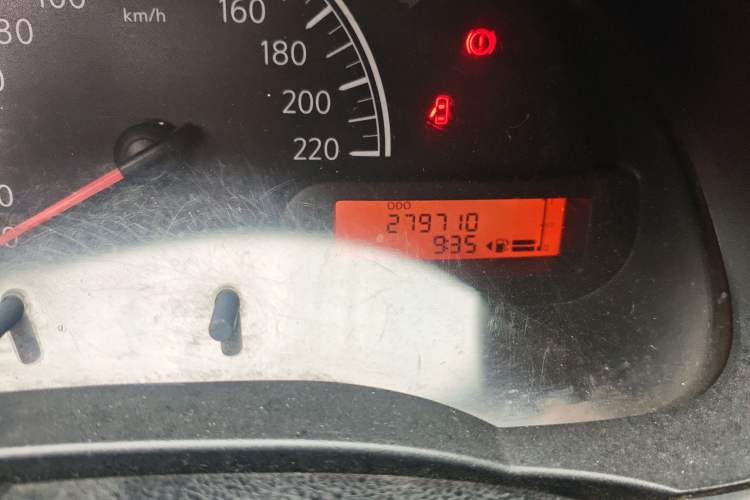 Used Nissan Sunny 2011 1.5XE Manual Comfort Edition Odometer Close Up