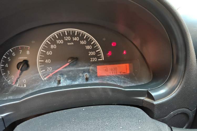 Used Nissan Sunny 2011 1.5XE Manual Comfort Edition Odometer Close Up