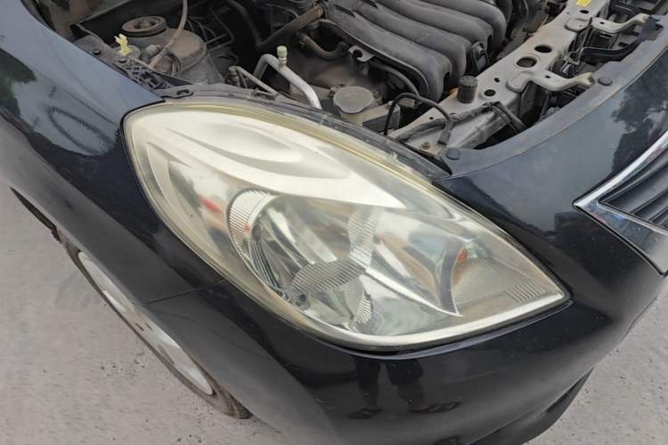 Used Nissan Sunny 2011 1.5XE CVT Comfort Edition Right Front Headlight