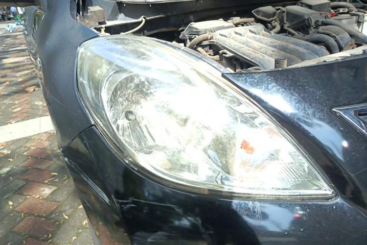 Used Nissan Sunny 2011 1.5XE Manual Comfort Edition Right Front Headlight