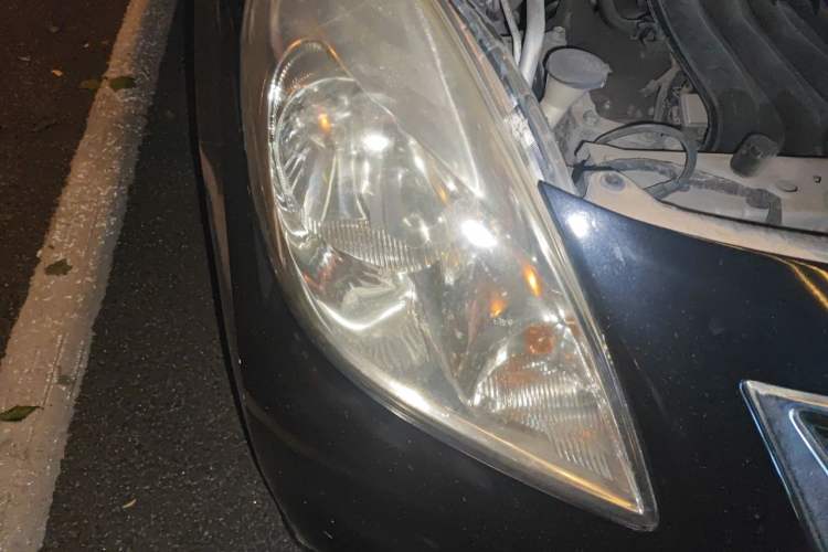 Used Nissan Sunny 2011 1.5XE CVT Comfort Edition Right Front Headlight
