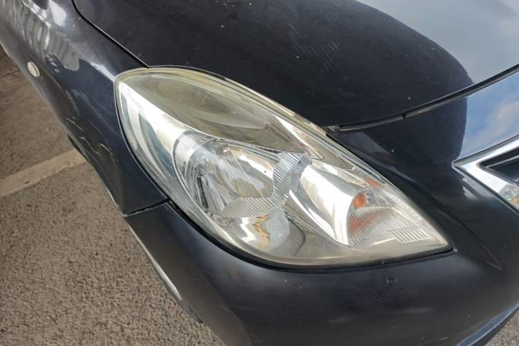 Used Nissan Sunny 2011 1.5XE CVT Comfort Edition Right Front Headlight