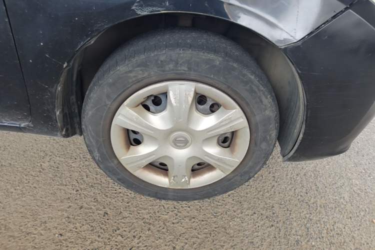 Used Nissan Sunny 2011 1.5XE CVT Comfort Edition Right Front Wheel Hub
