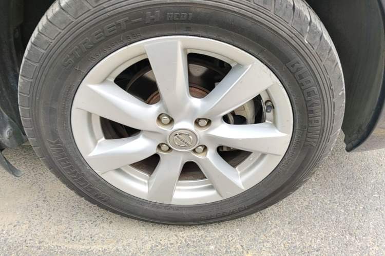 Used Nissan Sunny 2011 1.5XL CVT Luxury Edition Right Front Wheel Hub