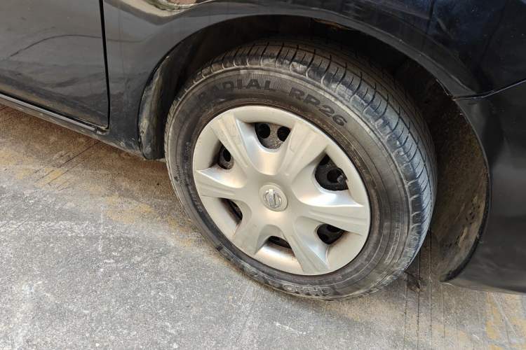 Used Nissan Sunny 2011 1.5XE Manual Comfort Edition Right Front Wheel Hub