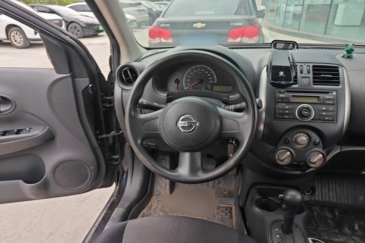 Used Nissan Sunny 2011 1.5XE CVT Comfort Edition Steering Wheel