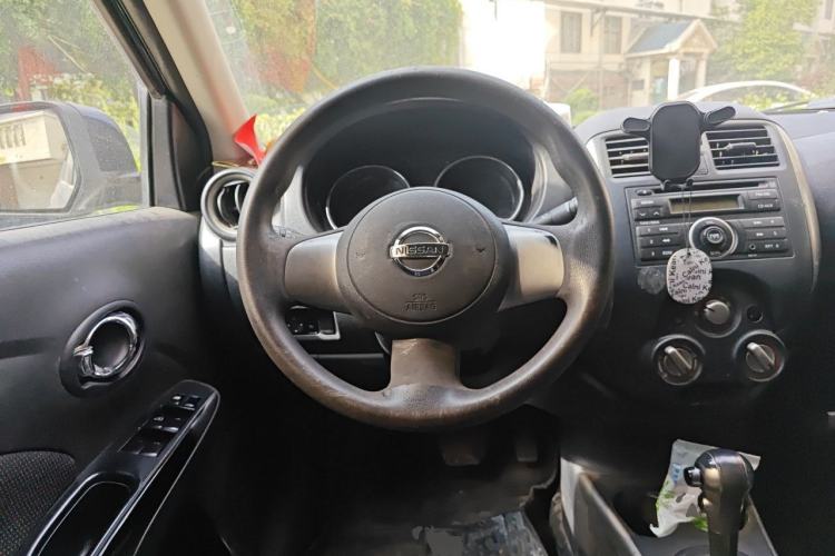 Used Nissan Sunny 2011 1.5XL CVT Luxury Edition Steering Wheel