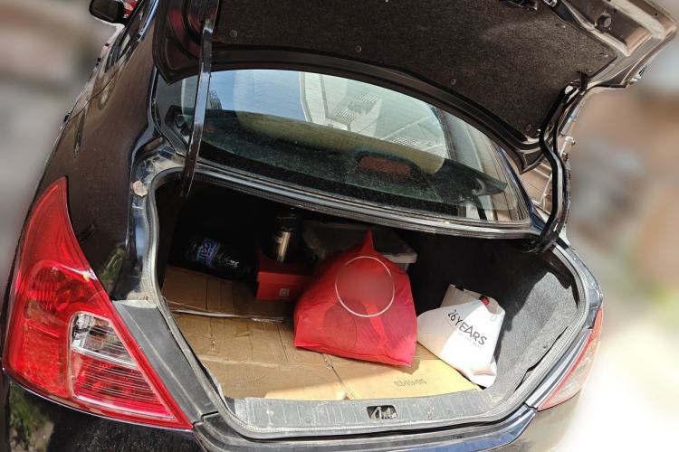 Used Nissan Sunny 2011 1.5XE Manual Comfort Edition Trunk