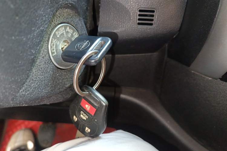 Used Nissan Sunny 2011 1.5XE Manual Comfort Edition Vehicle Key