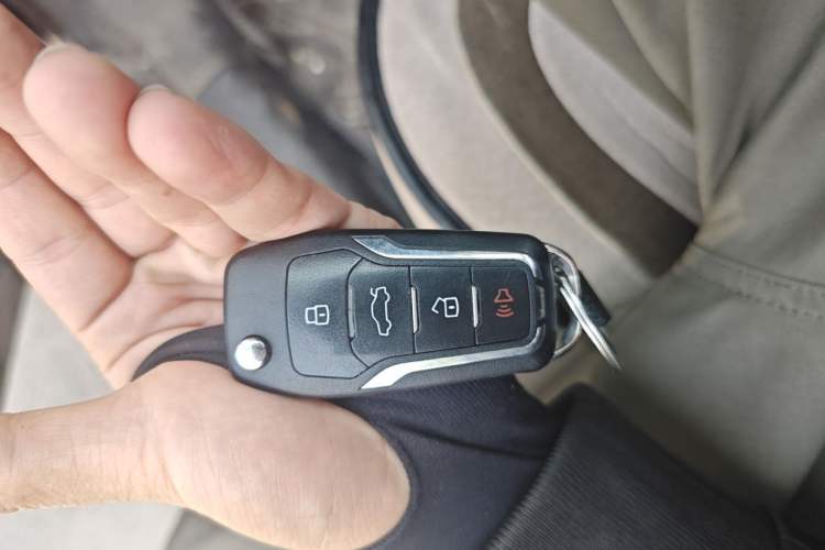 Used Nissan Sunny 2011 1.5XE Manual Comfort Edition Vehicle Key