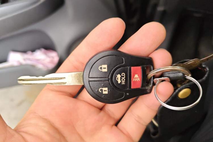 Used Nissan Sunny 2011 1.5XE Manual Comfort Edition Vehicle Key
