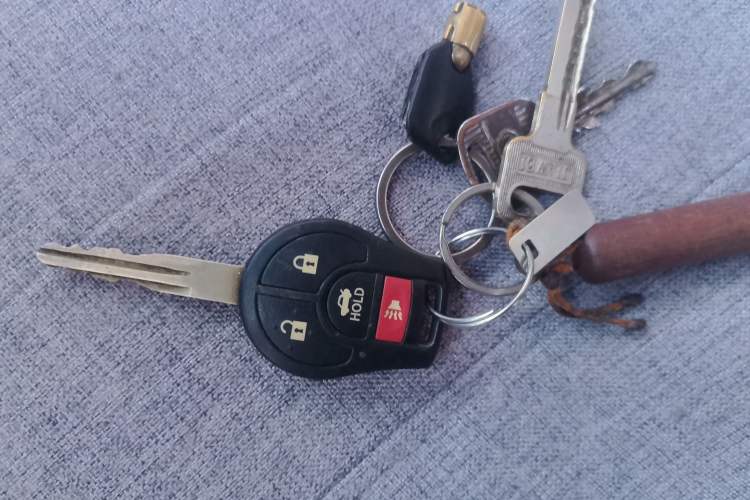 Used Nissan Sunny 2011 1.5XE Manual Comfort Edition Vehicle Key