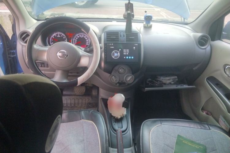 Used Nissan Sunny 2011 1.5XL CVT Luxury Edition Center Console