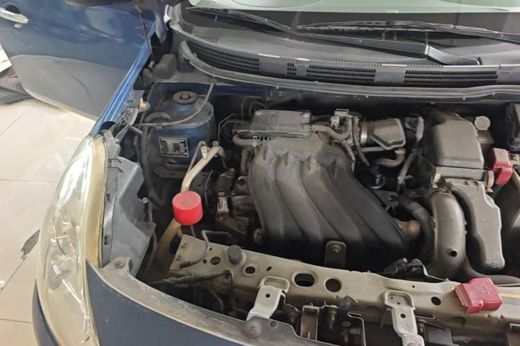 Used Nissan Sunny 2011 1.5XE CVT Comfort Edition Engine Bay Right