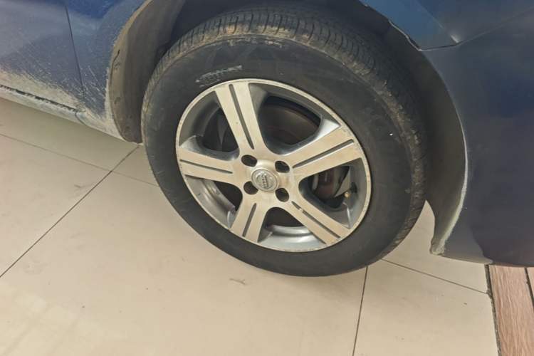 Used Nissan Sunny 2011 1.5XE CVT Comfort Edition Right Front Wheel Hub