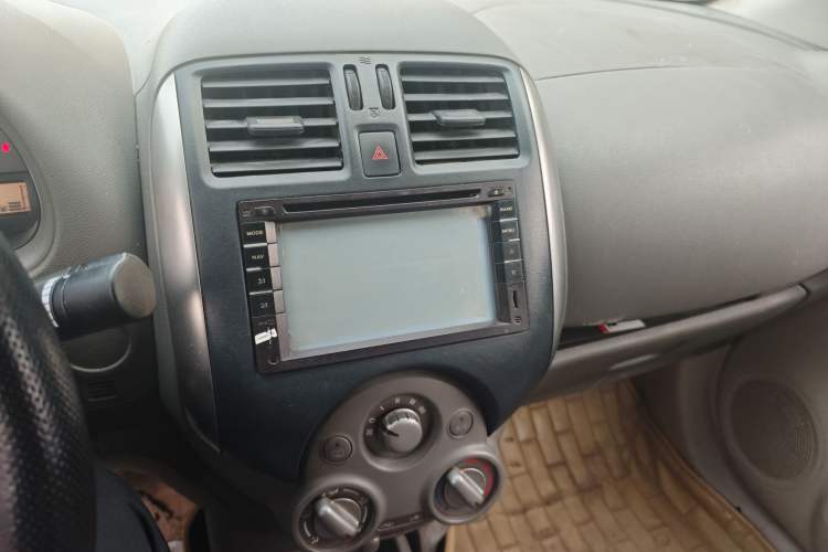Used Nissan Sunny 2011 1.5XE Manual Comfort Edition Audio And AC Panel