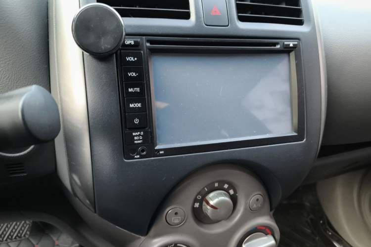 Used Nissan Sunny 2011 1.5XE CVT Comfort Edition Audio And AC Panel