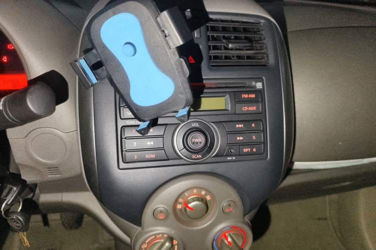 Used Nissan Sunny 2011 1.5XE Manual Comfort Edition Audio And AC Panel