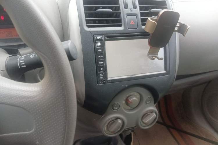 Used Nissan Sunny 2011 1.5XE Manual Comfort Edition Audio And AC Panel