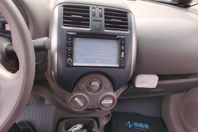 Used Nissan Sunny 2011 1.5XE Manual Comfort Edition Audio And AC Panel