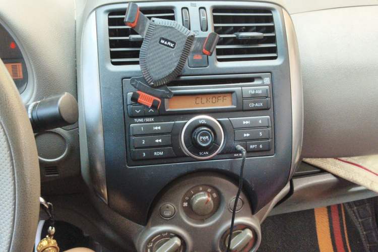 Used Nissan Sunny 2011 1.5XE Manual Comfort Edition Audio And AC Panel