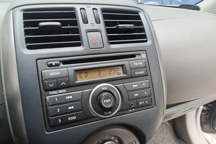 Used Nissan Sunny 2011 1.5XE Manual Comfort Edition Audio And AC Panel