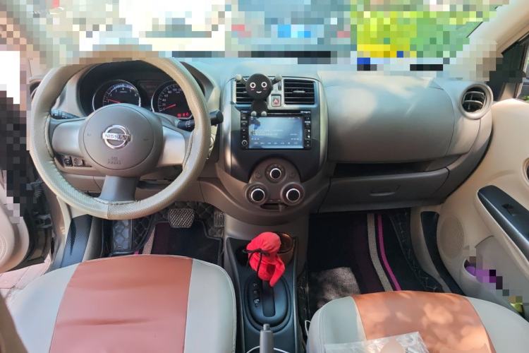 Used Nissan Sunny 2011 1.5XL CVT Luxury Edition Center Console
