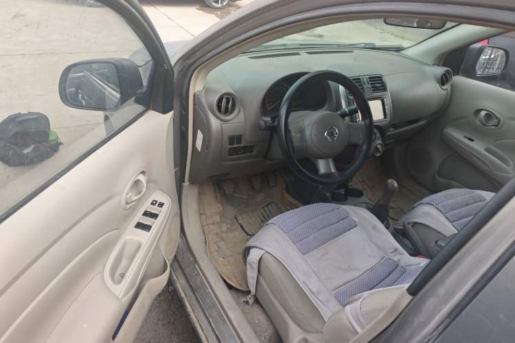 Used Nissan Sunny 2011 1.5XE Manual Comfort Edition Driver Seat