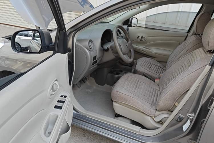 Used Nissan Sunny 2011 1.5XE Manual Comfort Edition Driver Seat