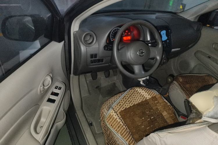 Used Nissan Sunny 2011 1.5XE Manual Comfort Edition Driver Seat