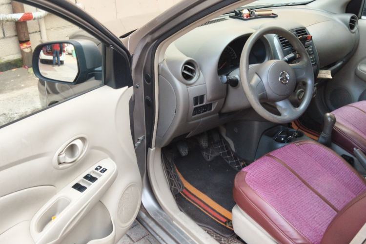 Used Nissan Sunny 2011 1.5XE Manual Comfort Edition Driver Seat