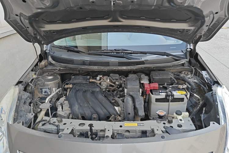 Used Nissan Sunny 2011 1.5XE Manual Comfort Edition Engine Bay