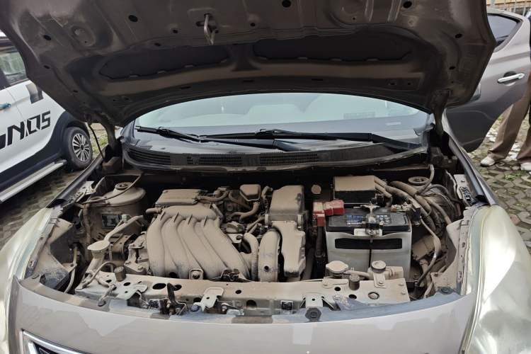 Used Nissan Sunny 2011 1.5XE Manual Comfort Edition Engine Bay