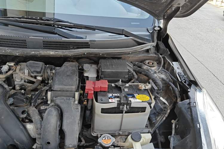 Used Nissan Sunny 2011 1.5XE Manual Comfort Edition Engine Bay Left