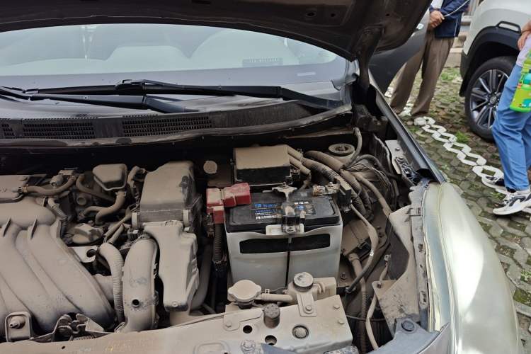 Used Nissan Sunny 2011 1.5XE Manual Comfort Edition Engine Bay Left