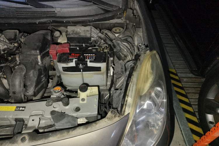Used Nissan Sunny 2011 1.5XE Manual Comfort Edition Engine Bay Left
